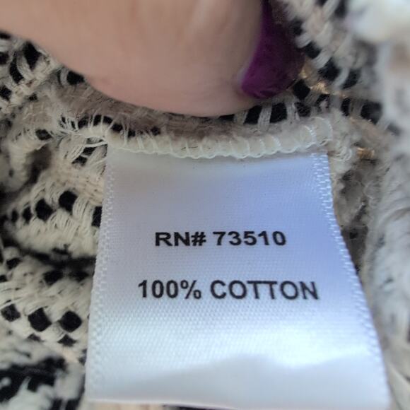 Ivy Jane Geometric Black and Cream Sweater - Picture 5 of 10